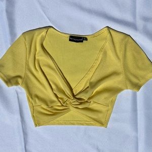 Ribbed Twist Front Crop Top 💛
